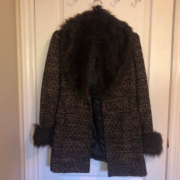 Chic Tweed Teddy Jacket with Faux Fur Trim - Picture 2 of 5